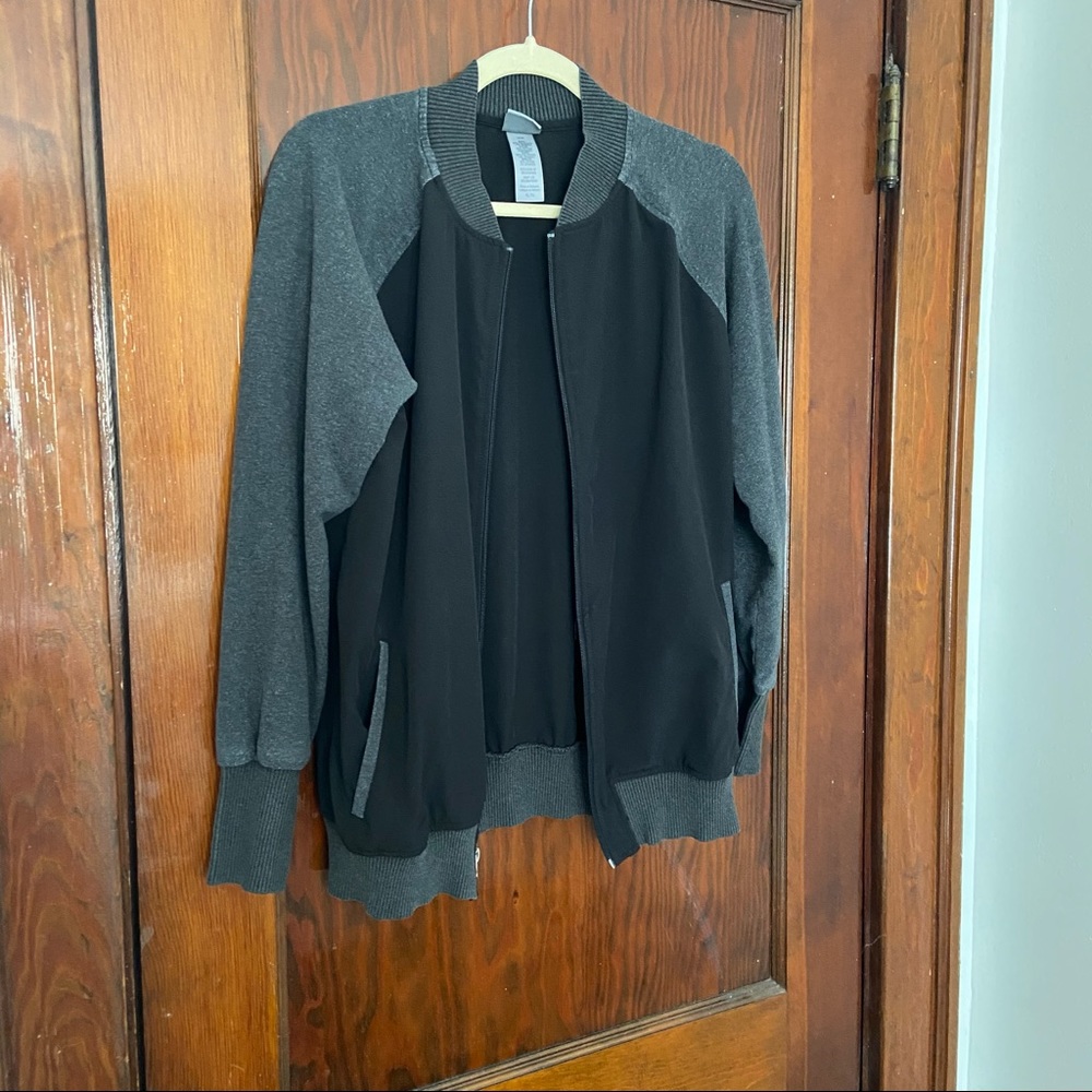 C9: Athletic bomber jacket, Size XL